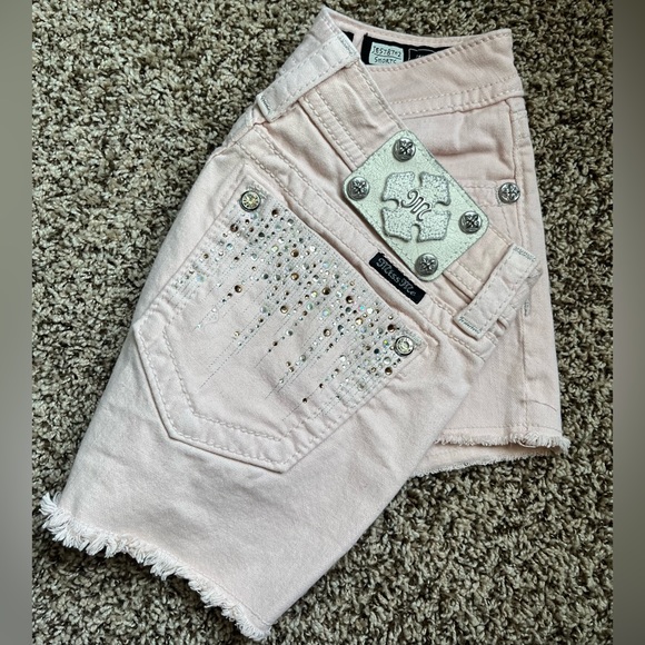 Light pink Miss Me jean shorts - Picture 1 of 6